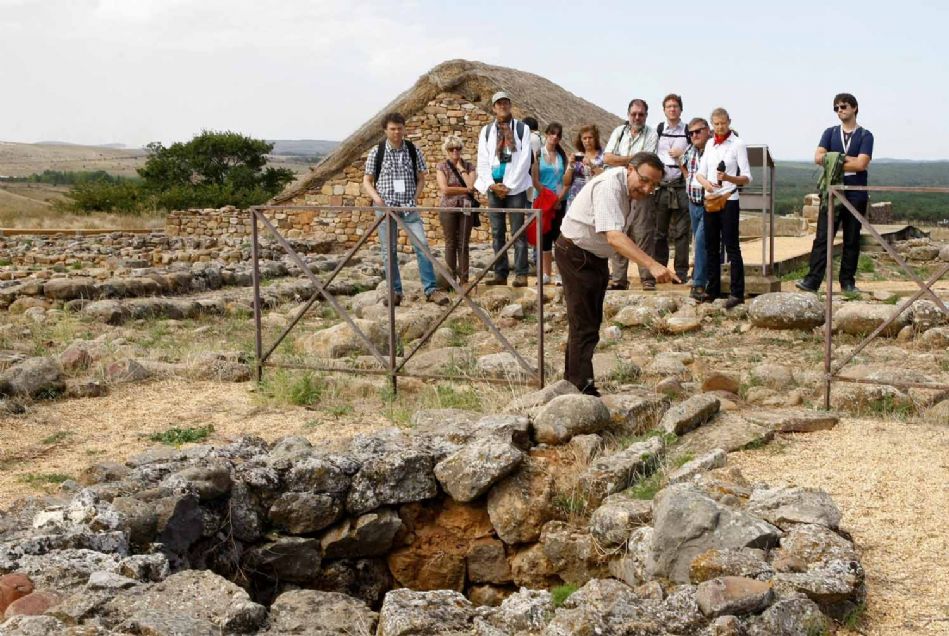 La Fundación Duques de Soria enseña Numancia a los científicos del XVII Congreso Mundial de Prehistoria, que acoge Burgos