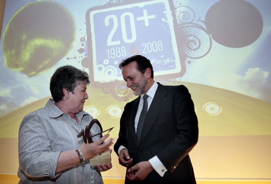 La FDS recibe el Premio de Honor `María Teresa Aubach´de la Facultad de Comunicación de la UPSA (2009)