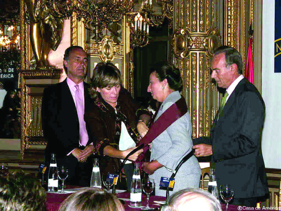 Los Duques de Soria reciben la Gran Cruz de Alfonso X El Sabio (2003)