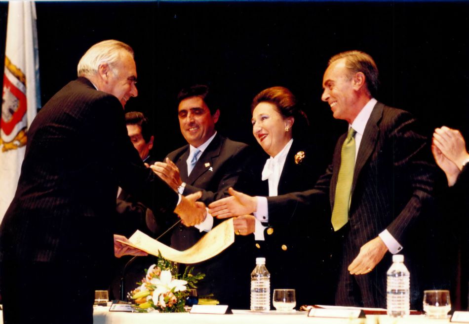 Concesión del Premio «Mecenas Cultural Saludable» a la FDS (2001)