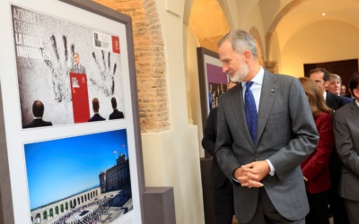 Su Majestad el Rey visita la exposición “Felipe VI. Una década de la historia de la Corona de España” en la Fundación Duques de Soria