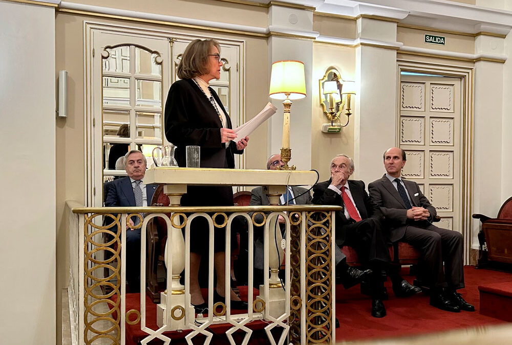Sesión Académica de la Cátedra Luis García de Valdeavellano de Historia de España, en la que se acredita a Amparo Alba Cecilia como XIX titular